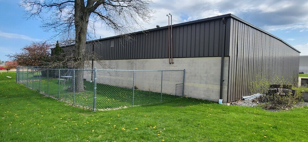 2848 Interstate Pky, Brunswick, OH à vendre - Photo de l’immeuble – Image 2 sur 14