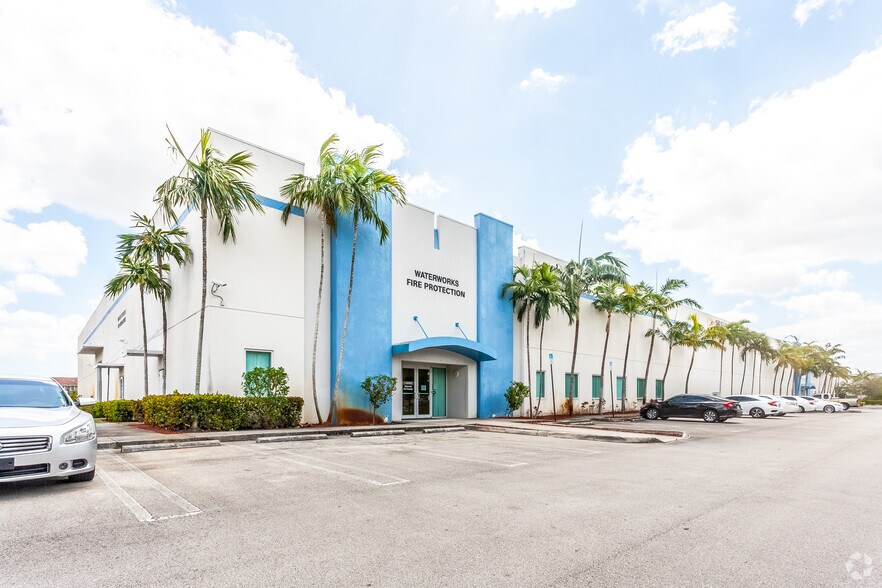 10810 NW 92nd Ter, Miami, FL à louer - Photo principale – Image 1 sur 4