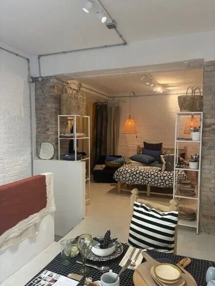 Local commercial dans Paris à louer - Photo de l’immeuble – Image 3 sur 4