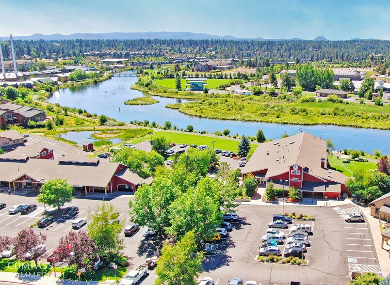 803 SW Industrial Way, Bend, OR à louer - Photo de l’immeuble – Image 1 sur 2