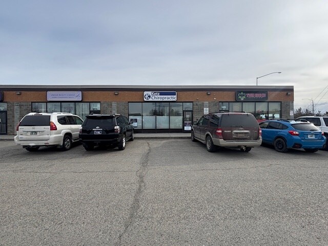 5905-5915 Lake Otis Pky, Anchorage, AK à louer - Photo de l’immeuble – Image 2 sur 14