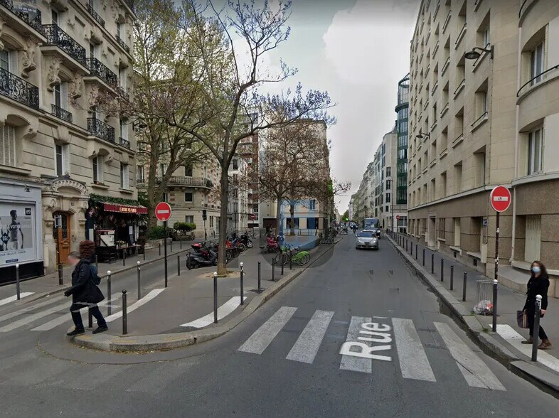 Local commercial dans Paris à louer - Photo de l’immeuble – Image 1 sur 2