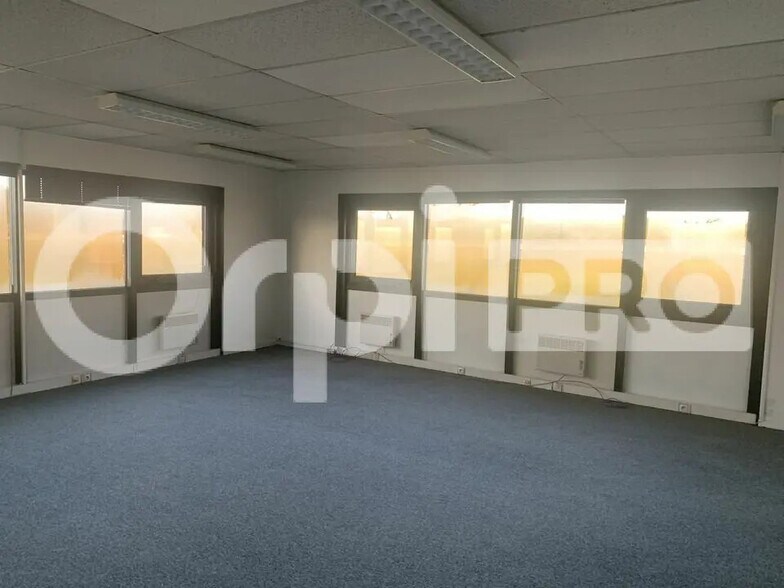 Bureau dans Mérignac à louer - Photo de l’immeuble – Image 2 sur 6
