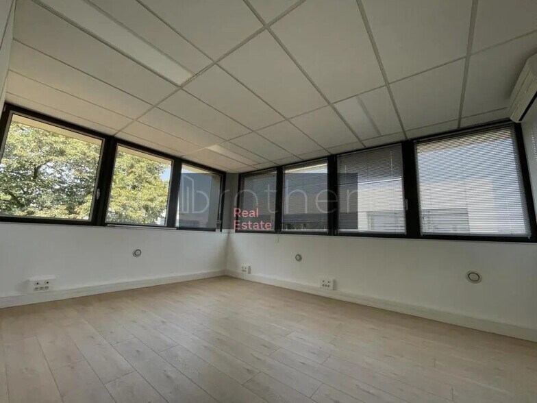 Bureau dans Bordeaux à louer - Photo de l’immeuble – Image 3 sur 5