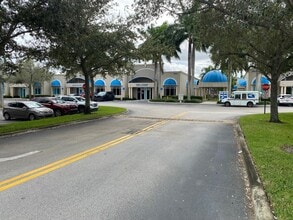 2800 W State Road 84, Fort Lauderdale, FL à louer Photo intérieure– Image 2 sur 23