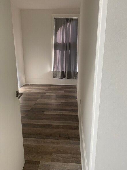 1378 Queen St. W, Toronto, ON à vendre - Autre – Image 2 sur 3