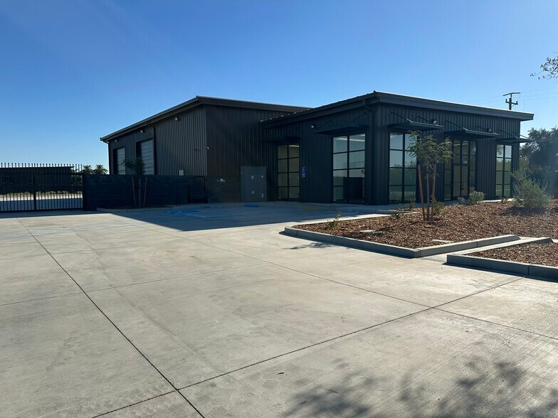 31242 DenBeste Court, Shafter, CA à louer - Photo de l’immeuble – Image 2 sur 9