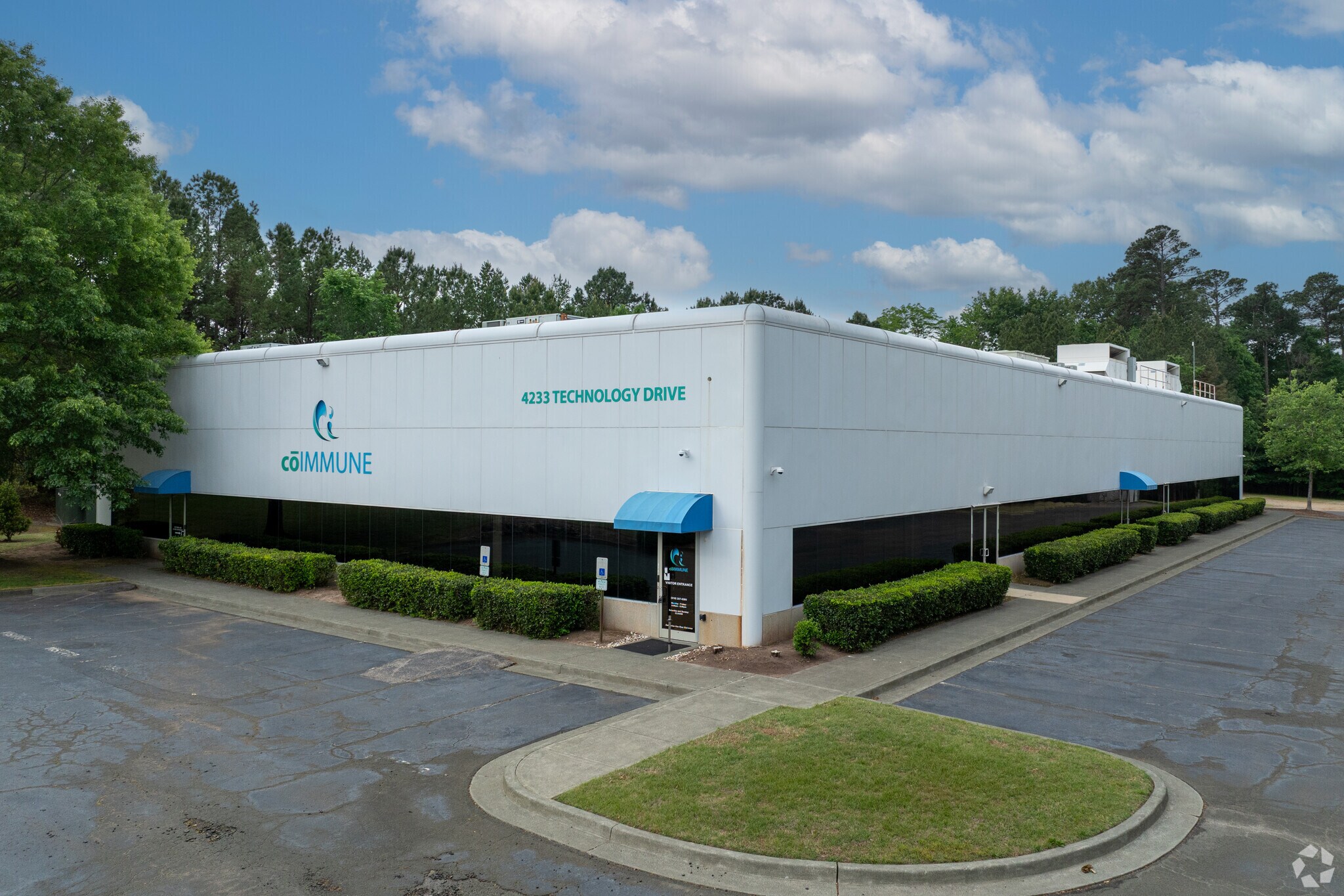4233 Technology Dr, Durham, NC à louer Photo principale– Image 1 sur 30