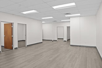 5555 N Lamar Blvd, Austin, TX à louer Photo intérieure– Image 1 sur 22