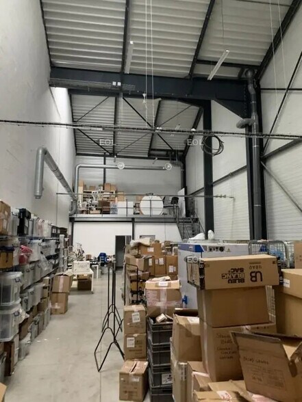 Local d'activités dans Cormeilles-en-Parisis à vendre - Photo intérieure – Image 3 sur 7