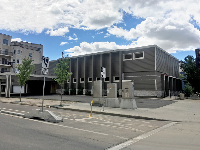 10179 108 St NW, Edmonton, AB à louer - Photo de l’immeuble – Image 1 sur 5