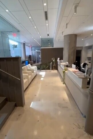 Plus de détails pour 68 Washington St, Brooklyn, NY - Local commercial à louer