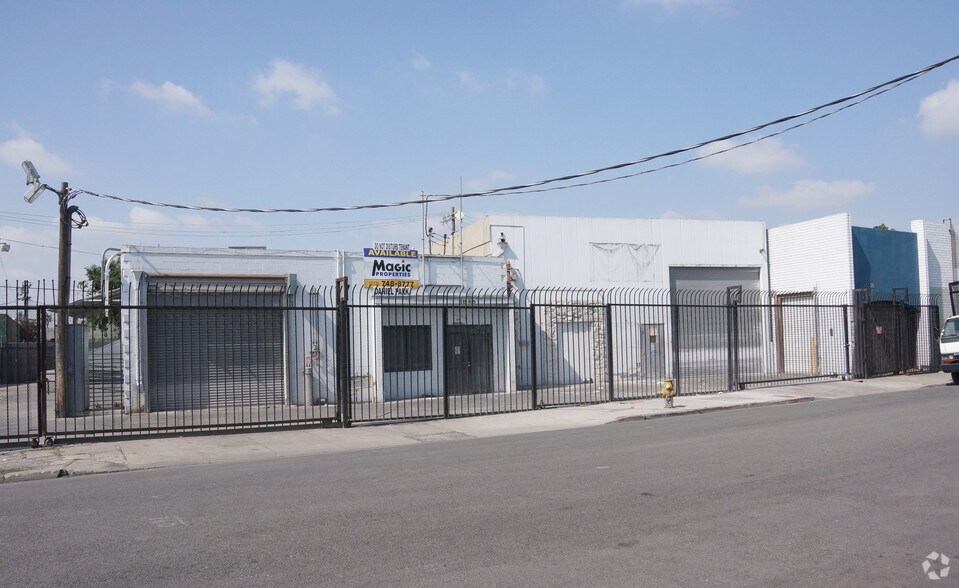 1646 E 23rd St, Los Angeles, CA à vendre - Photo de l’immeuble – Image 3 sur 5