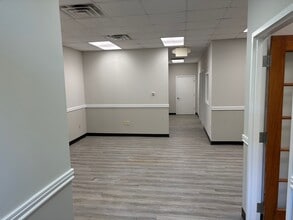 8649 Ellard Dr, Alpharetta, GA à louer Photo intérieure– Image 2 sur 6