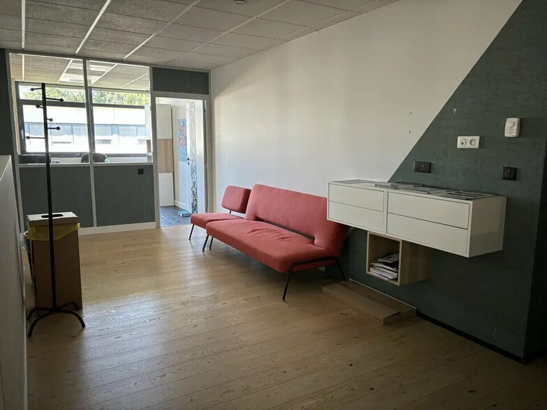 Bureau dans Limonest à louer - Photo de l’immeuble – Image 3 sur 7