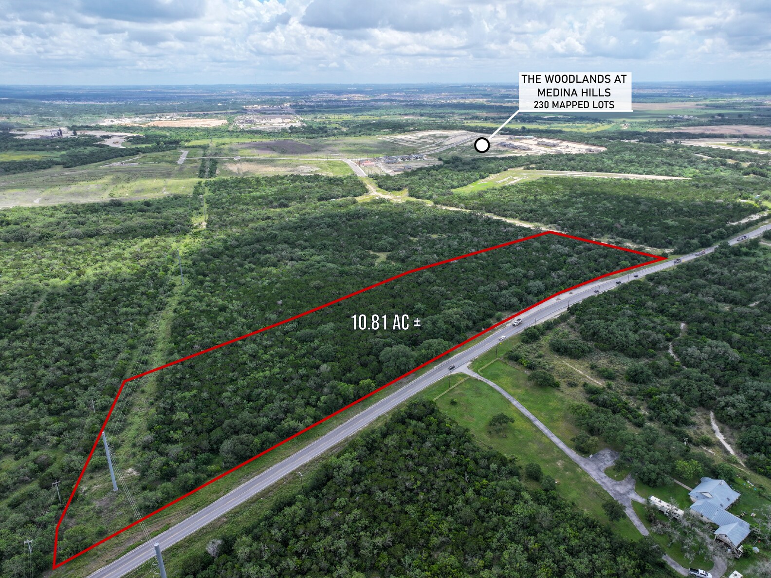 10.81 AC +/- on FM 1283, Mico, TX à vendre Photo principale– Image 1 sur 7