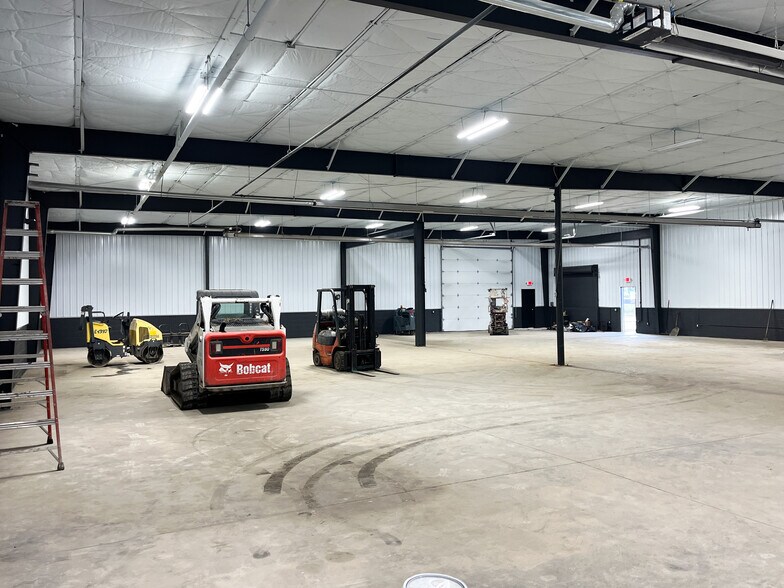 1940 Lone Eagle St, Columbus, OH à louer - Photo de l’immeuble – Image 2 sur 18