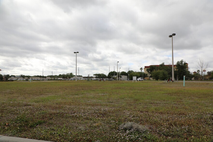 1200 Kevstin Dr, Kissimmee, FL à louer - Photo de la construction – Image 2 sur 3