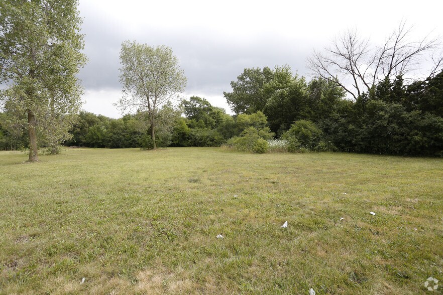 1 E Irving Park Rd, Roselle, IL à vendre - Photo de l’immeuble – Image 2 sur 3