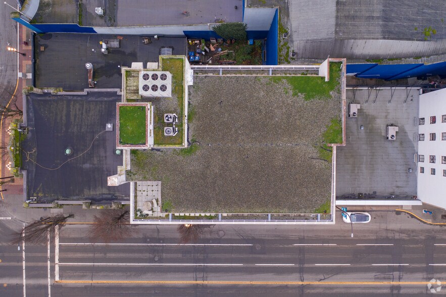 1312 Blanshard St, Victoria, BC à louer - Photo de l’immeuble – Image 3 sur 4