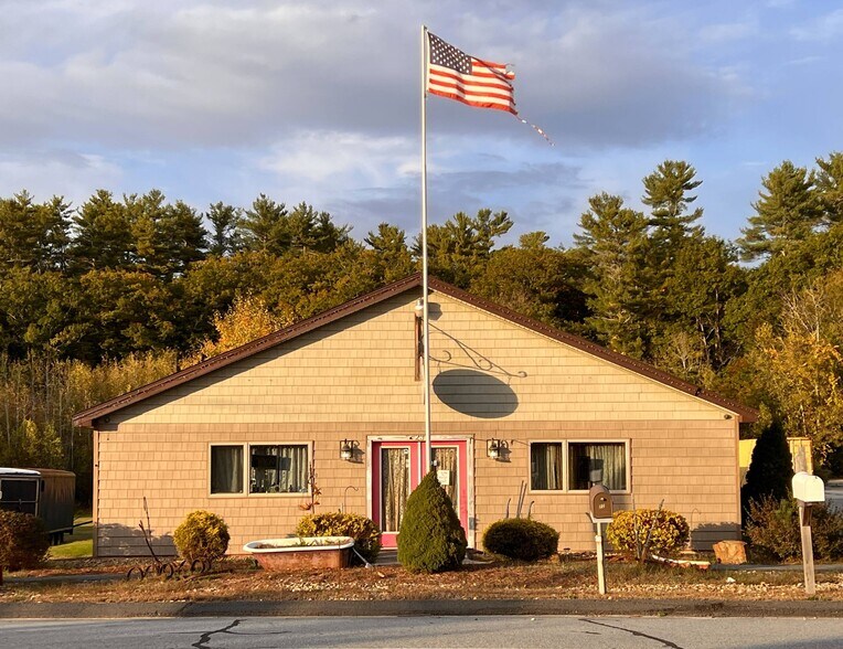 23 Roosevelt Trl, Casco, ME à vendre - Photo de l’immeuble – Image 2 sur 15