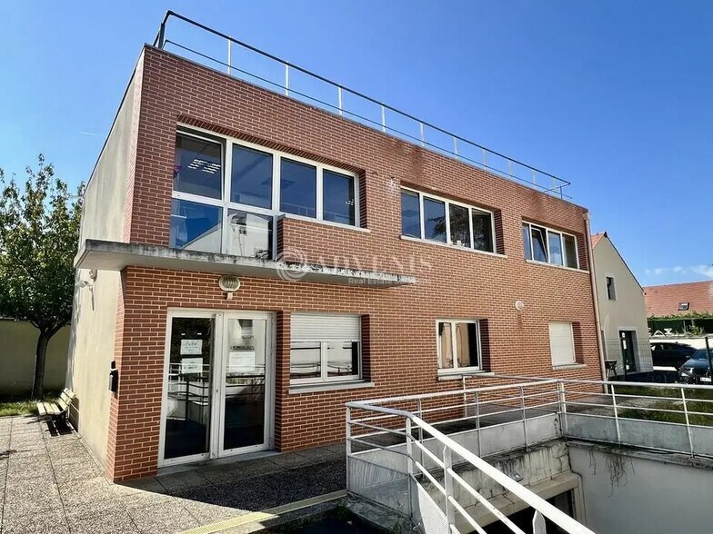 Bureau dans Ermont à louer - Photo de l’immeuble – Image 1 sur 6