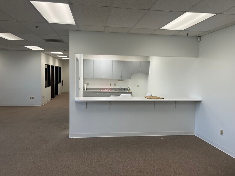 2820-2834 La Mirada Dr, Vista, CA à louer - Photo intérieure – Image 3 sur 16