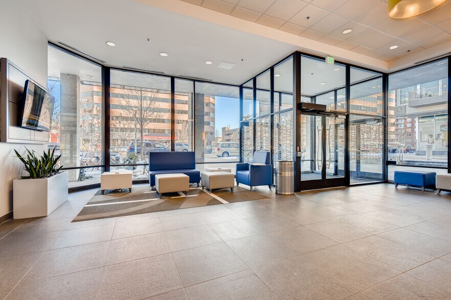 3300 E 1st Ave, Denver, CO à louer - Photo intérieure – Image 2 sur 7