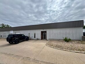 109 Adams St SE, Cascade, IA à louer Photo de l’immeuble– Image 1 sur 9