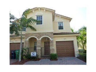 Plus de détails pour 22568 SW 89th Ct, Cutler Bay, FL - Spécialisé à vendre