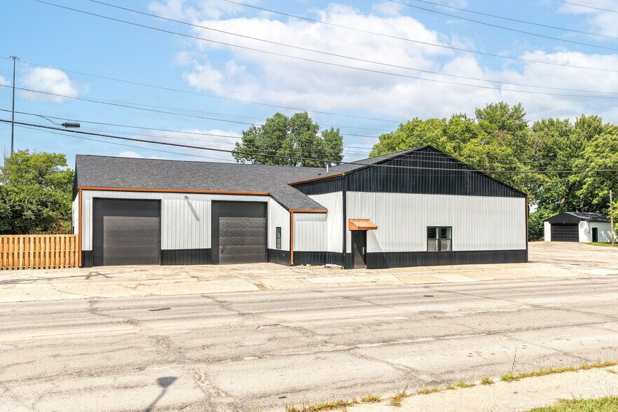 3910 E 21st St, Indianapolis, IN à vendre - Photo de l’immeuble – Image 2 sur 30