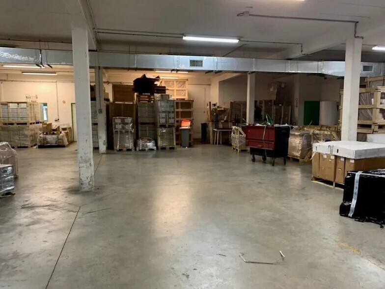 Local d'activités dans Mormant à vendre - Photo de l’immeuble – Image 3 sur 7