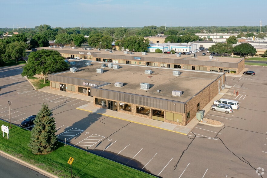 7960-7990 University Ave NE, Fridley, MN à louer - Aérien – Image 3 sur 5