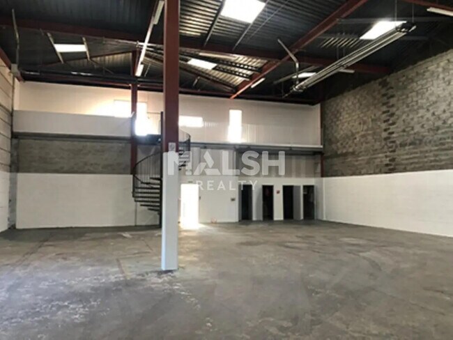 Plus de détails pour Bureau, Local d'activités à louer