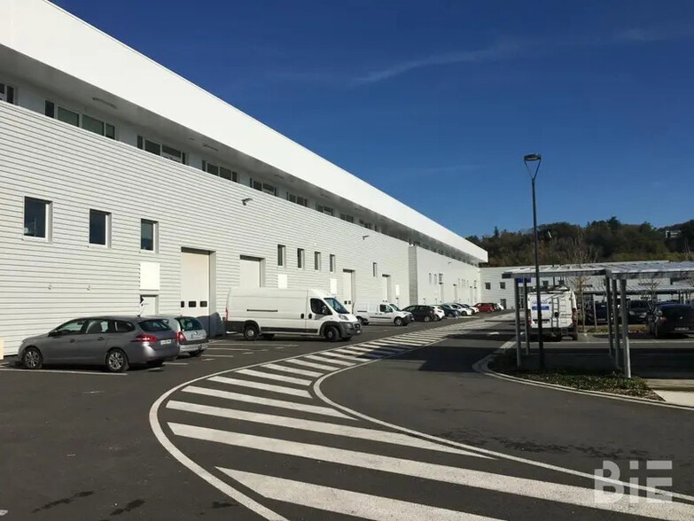 5 Avenue Jean Alfonsea, Floirac à louer - Photo de l’immeuble – Image 2 sur 15