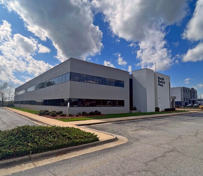 1511 Westover Ter, Greensboro, NC à vendre - Photo de l’immeuble – Image 2 sur 2