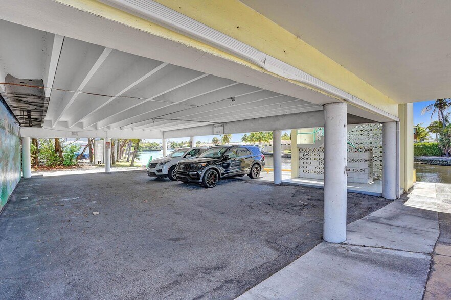2208 NE 26th St, Fort Lauderdale, FL à louer - Photo de l’immeuble – Image 3 sur 11