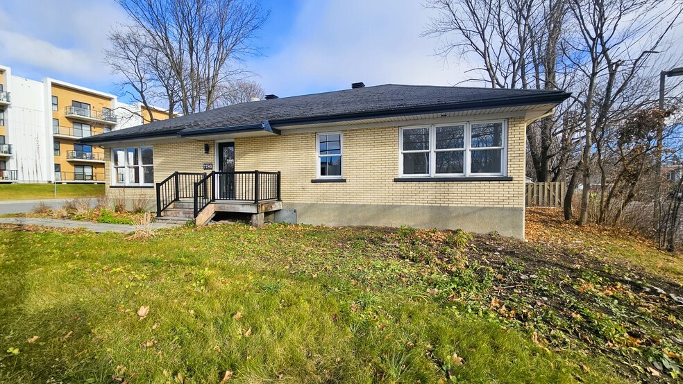 7780 Boul Henri-Bourassa, Québec, QC à louer - Photo principale – Image 1 sur 1