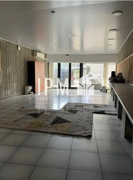 Plus de détails pour Local commercial à vendre