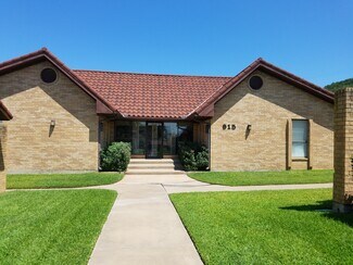 Plus de détails pour 915 E Hubbard St, Mineral Wells, TX - Bureau à vendre