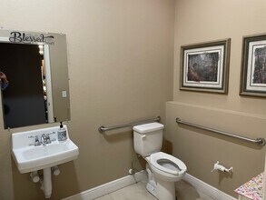 814 SW Pine Island Rd, Cape Coral, FL à louer Photo intérieure– Image 2 sur 2