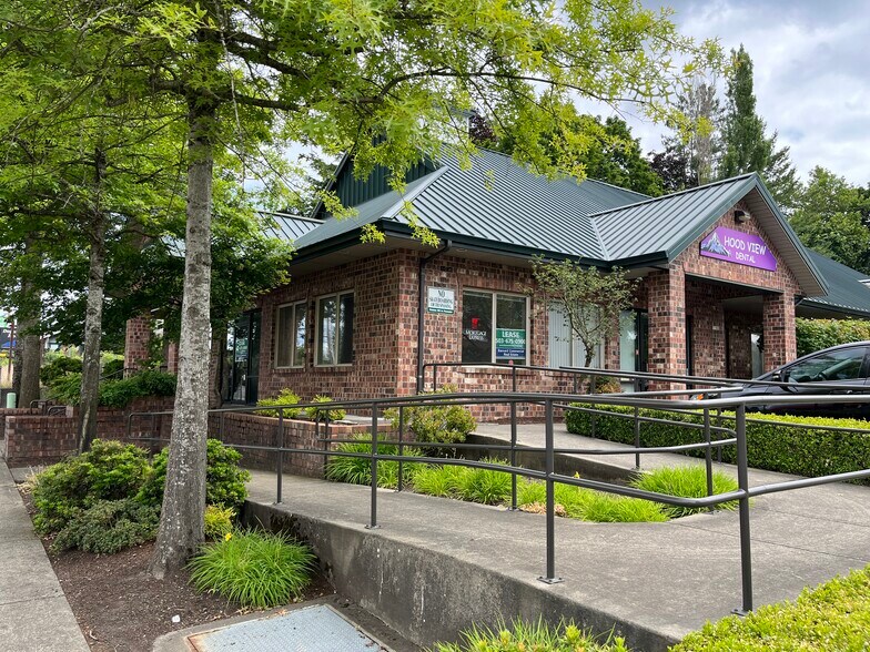 1312-1320 E Powell Blvd, Gresham, OR à louer - Photo de l’immeuble – Image 3 sur 9