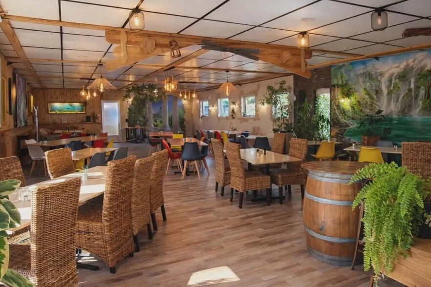 Local d'activités dans Saumur à vendre - Photo intérieure – Image 1 sur 5