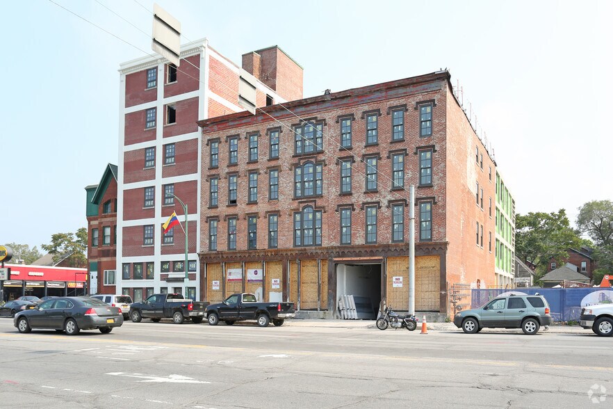 295 Niagara St, Buffalo, NY à louer - Photo de l’immeuble – Image 2 sur 8