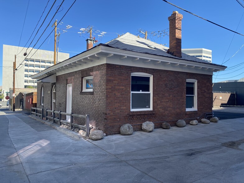 120 Pickard Pl, Reno, NV à louer - Photo de l’immeuble – Image 3 sur 32