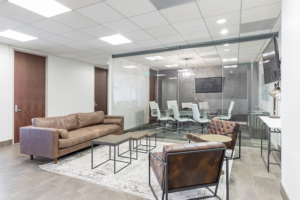 355 S Grand Ave, Los Angeles, CA à louer Photo principale– Image 1 sur 7