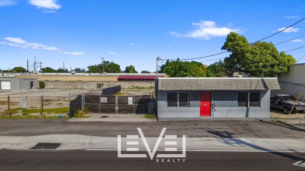 604 NE 44th St, Oakland Park, FL à vendre - Photo de l’immeuble – Image 3 sur 12