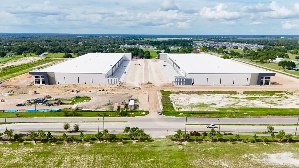 820 Pace Rd, Auburndale, FL à louer - Photo de l’immeuble – Image 2 sur 6