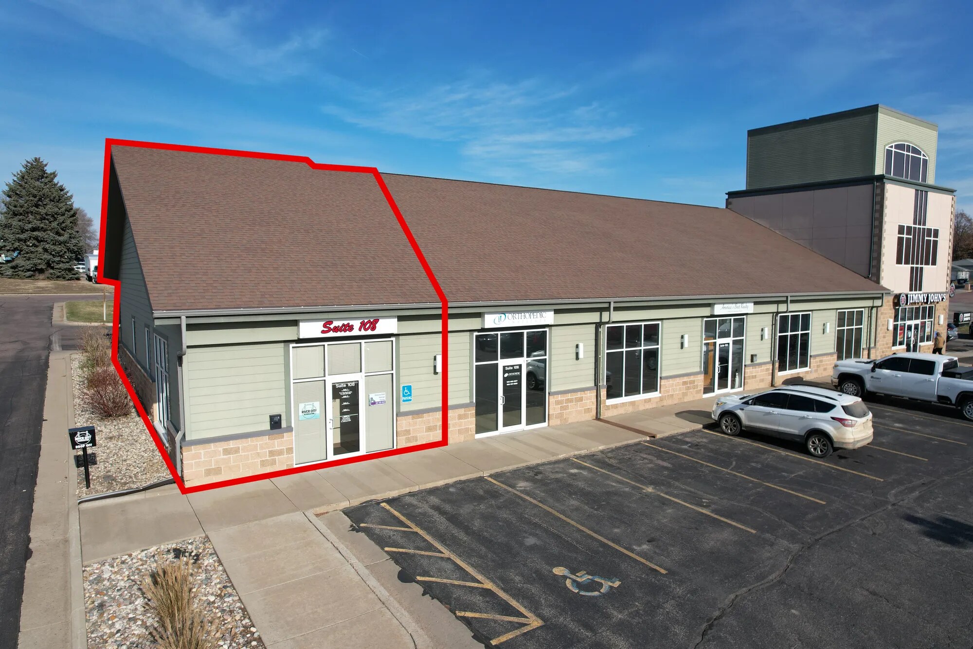 1101 S Broadway St, Yankton, SD à louer Photo de l’immeuble– Image 1 sur 13