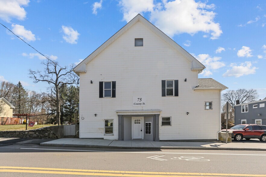 75 County St, Seekonk, MA à vendre - Photo de l’immeuble – Image 1 sur 54
